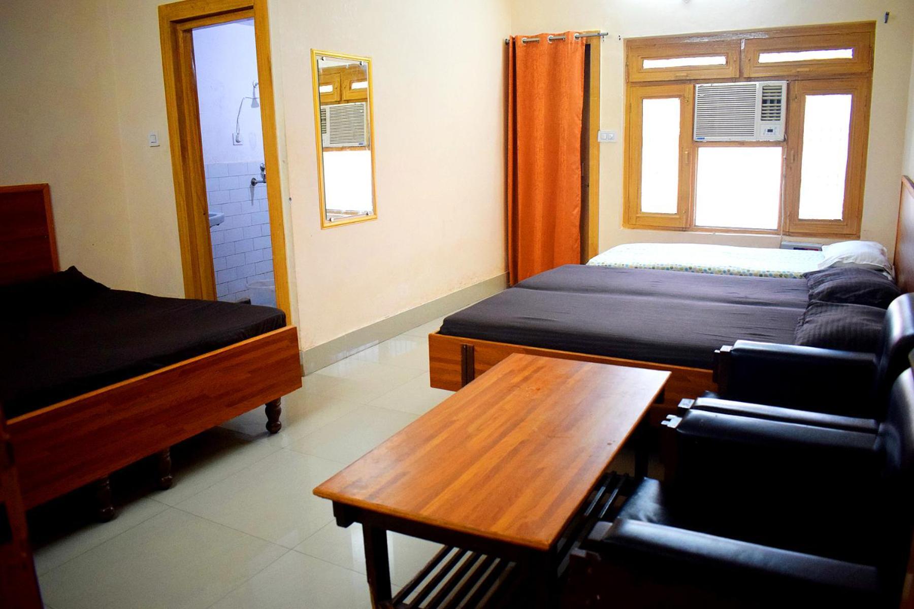 Hotel Golden Haridwār Екстериор снимка