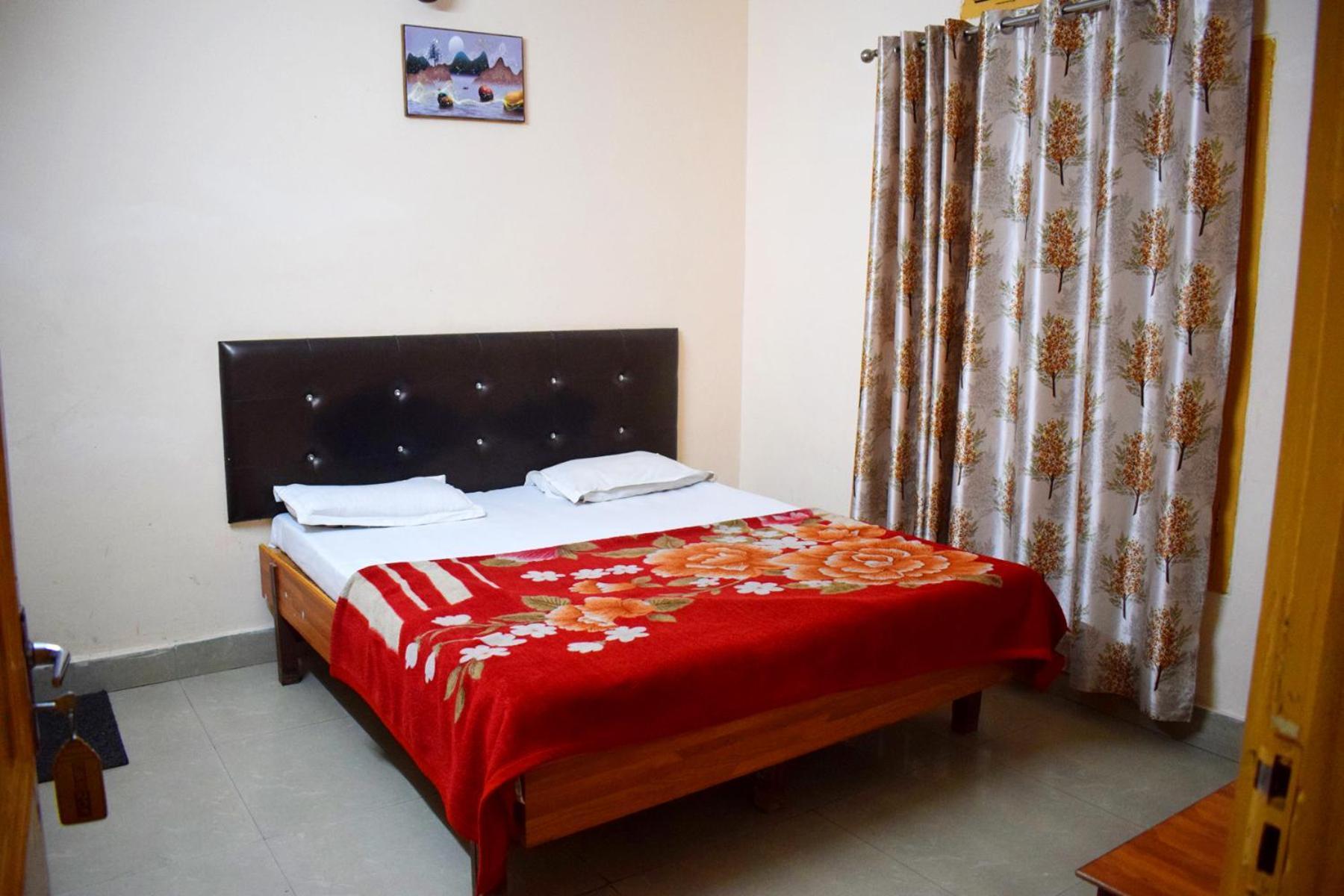 Hotel Golden Haridwār Екстериор снимка