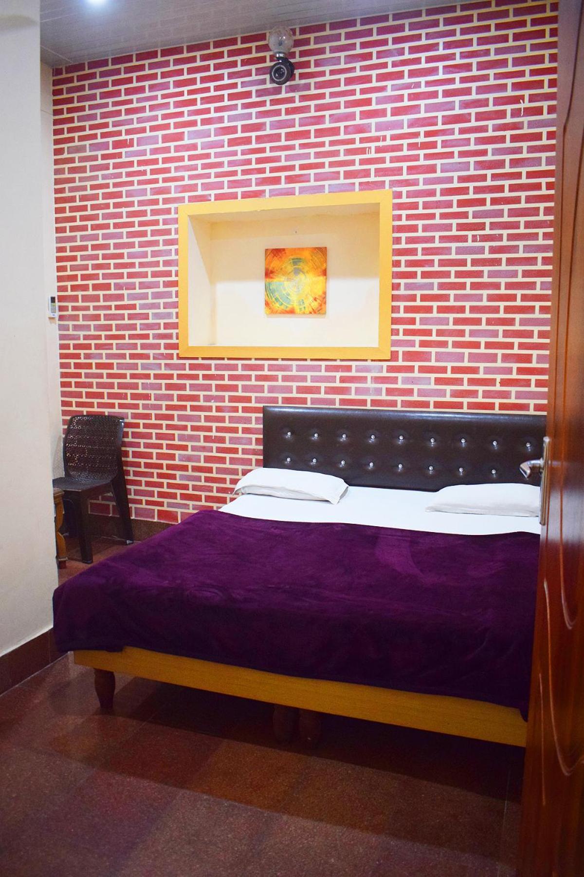 Hotel Golden Haridwār Екстериор снимка