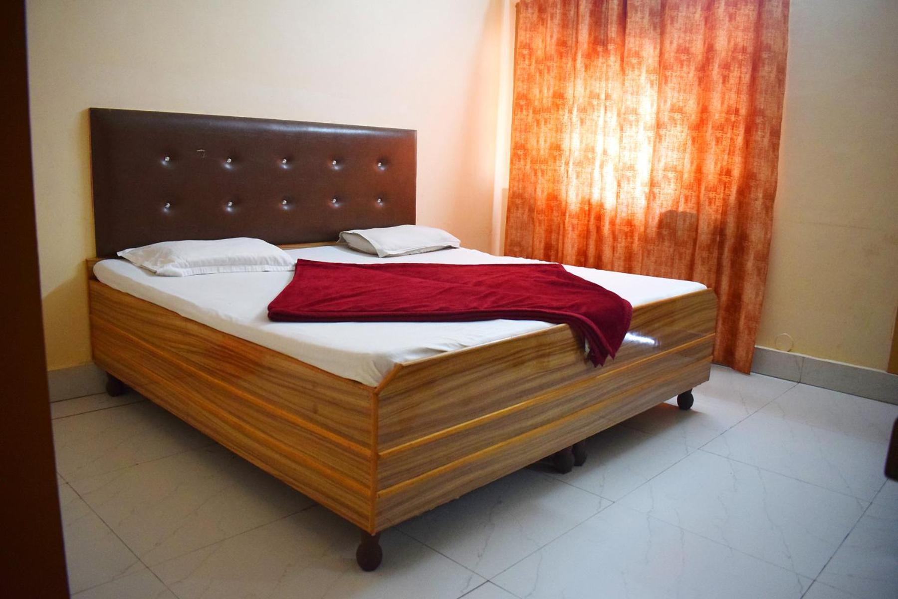 Hotel Golden Haridwār Екстериор снимка